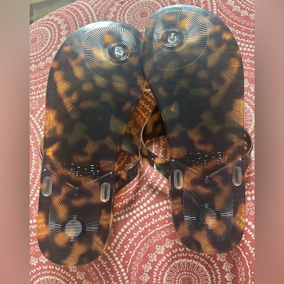 Michael Kors New Lillie Jelly Thong Sandals Animal Print Flip Flops Size 10 - Picture 2 of 3
